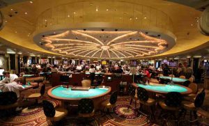 Diamond Crown Hotel và Casino có vị trí thuận lợi để kinh doanh